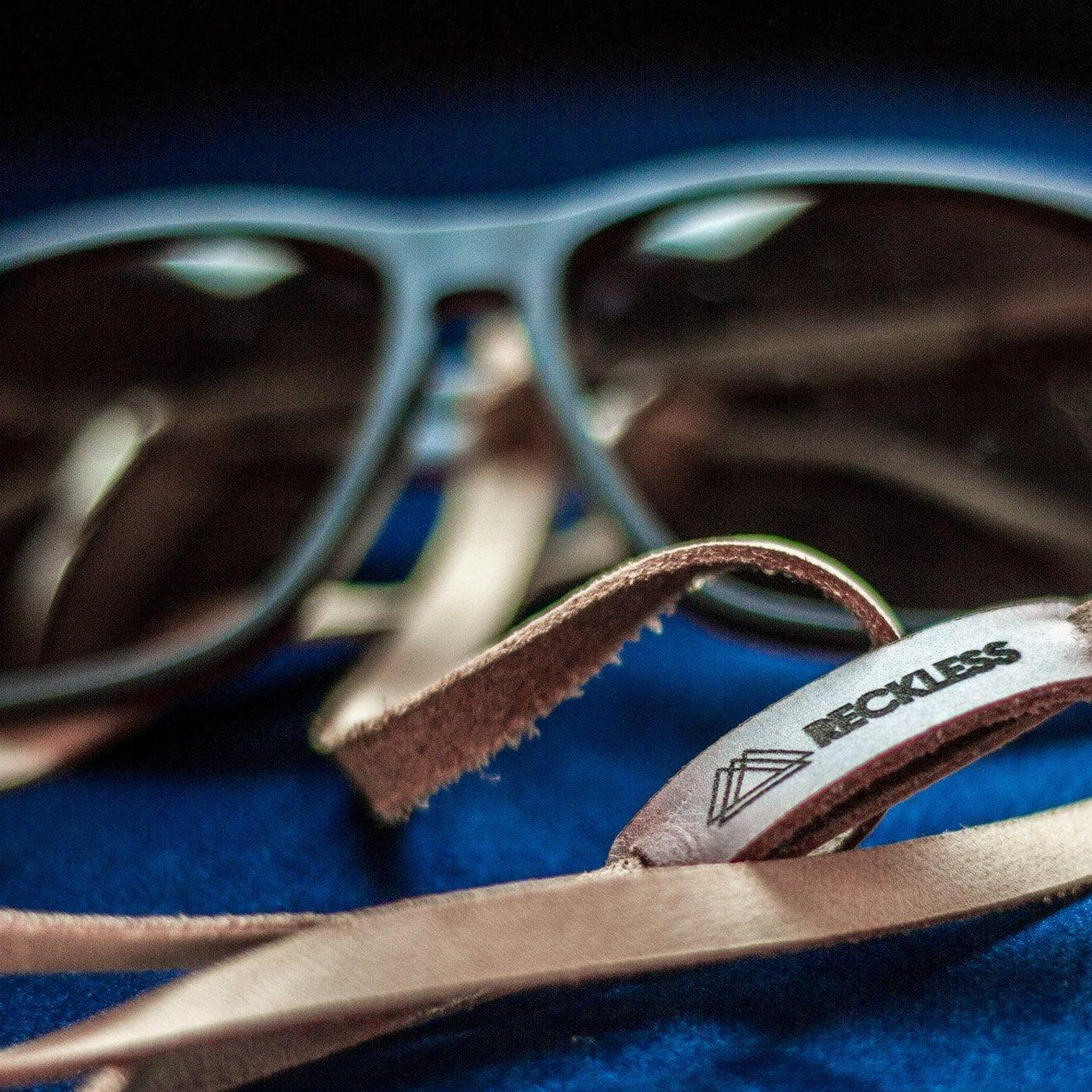 Strap Sunset - Reckless